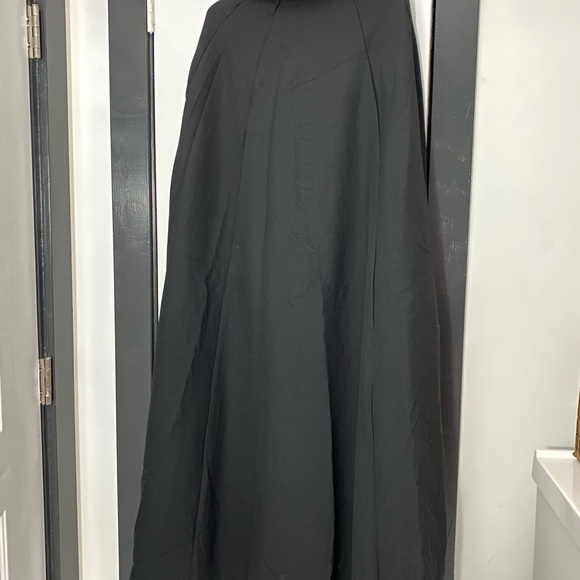 Below knee black cloak - Picture 6 of 10
